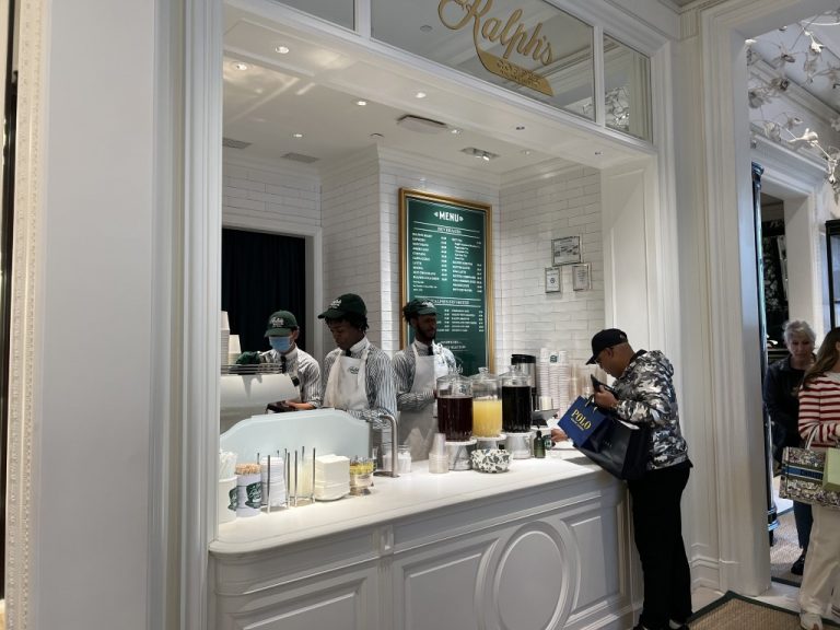 Tresen in Ralph's Café