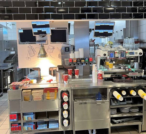 Bei McDonald's ist ein Großteil der Gastro Küchen bereits heute stark automatisiert und vernetzt