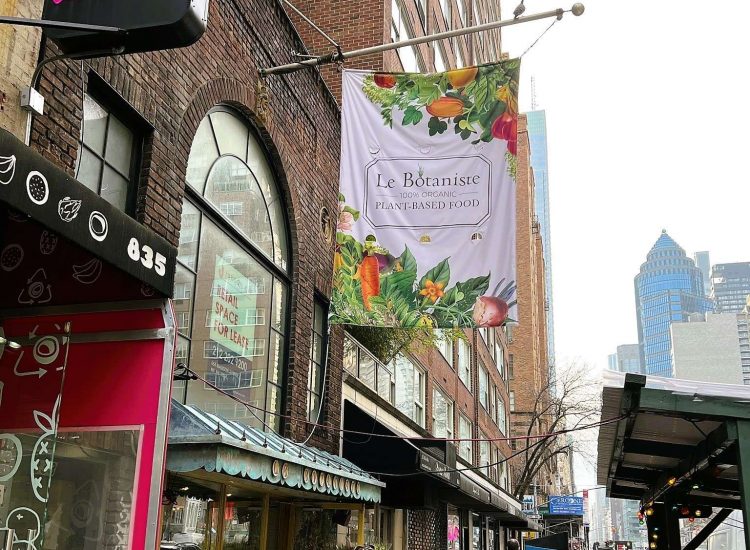Fahnen und Banner für Restaurant Außenwerbung werden gerne an belebten Straßen eingesetzt
