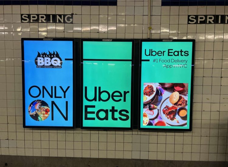 Digitale Bildschirmwerbung als Reklame für Restaurants