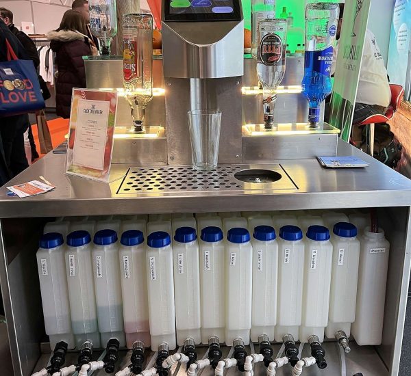 Cocktail Roboter für die Gastronomie